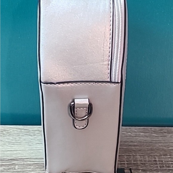 💚 RARE Silver Jack SkellingtonNightmare BeforeChristmas Coffin Crossbody Bag - Picture 3 of 5